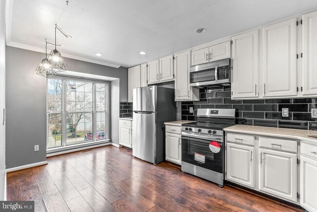 Building Photo - 58 Silver Moon Dr