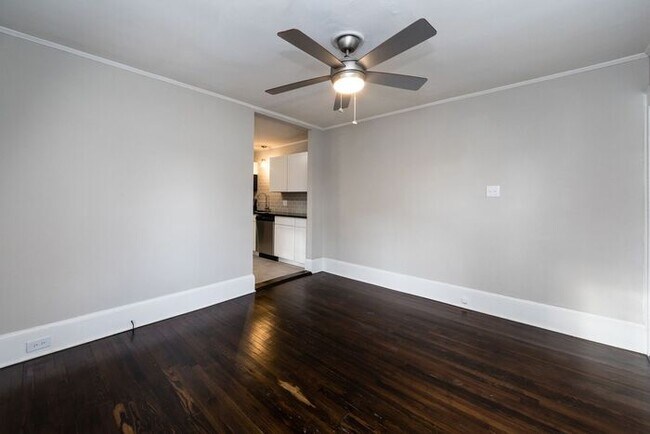 Building Photo - 1BD/1BA Duplex Home with Additional Flex R...
