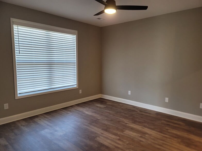 Building Photo - 7009 Wright Rd