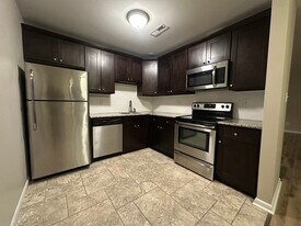 Building Photo - 42 Maple St