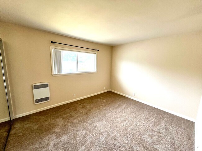 Building Photo - Great 2B 2BA Condo in Pacific Beach