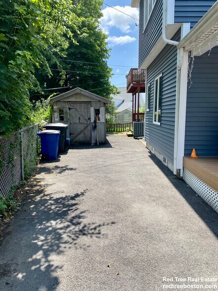 Building Photo - 56 Jackson St