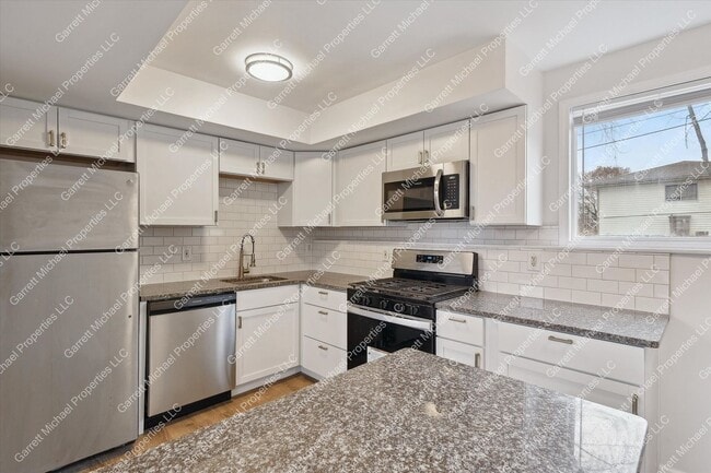 Building Photo - Fully Remodeled 4-Bedroom Home in Desirable Neighborhood in Pontiac for Rent!