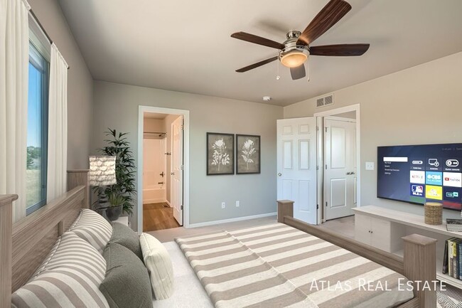 Building Photo - 4143 Meadowview Ct