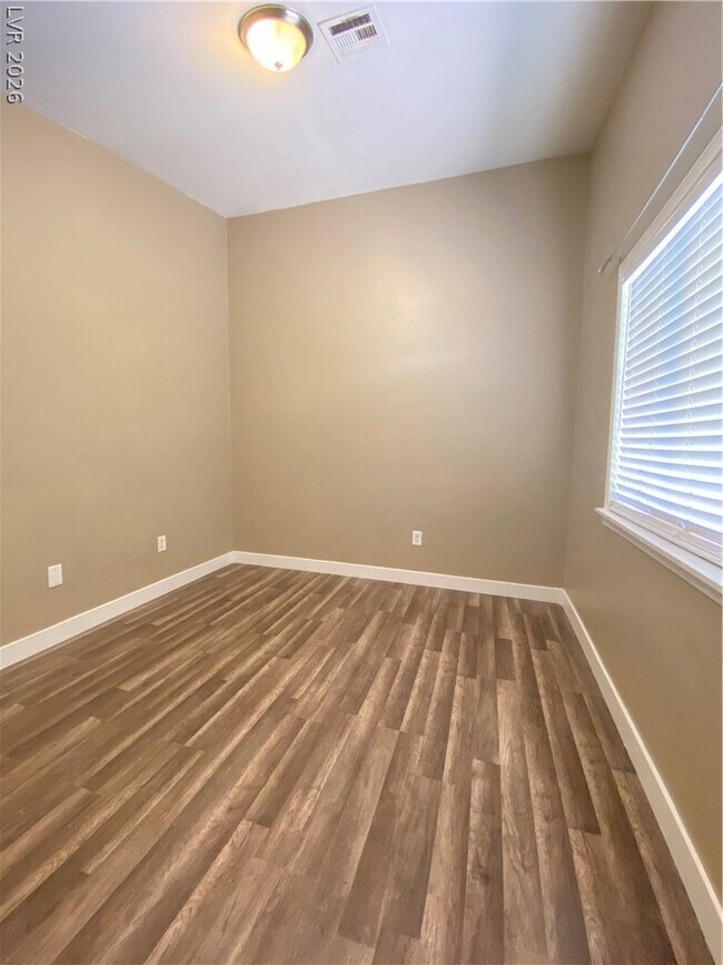 Building Photo - 2118 Quinton Ave