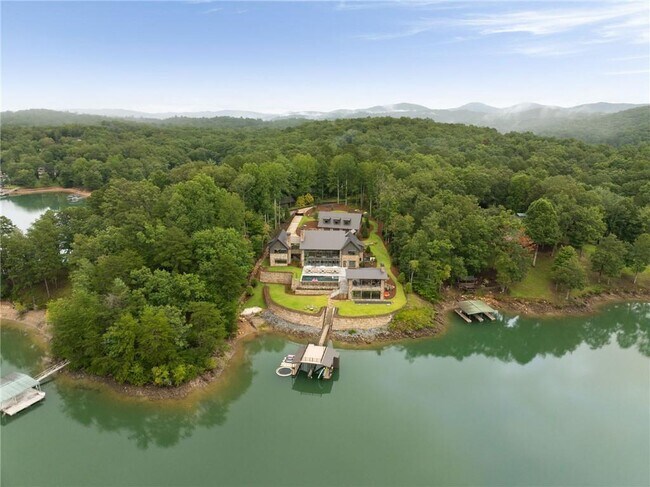 Building Photo - 725 Rocky Point Dr