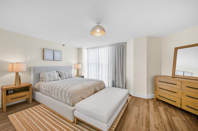 Building Photo - 19667 Turnberry Way