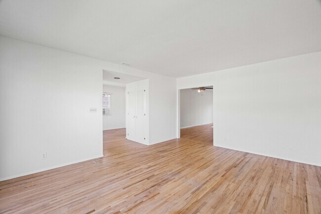 Building Photo - 13218 Lake St