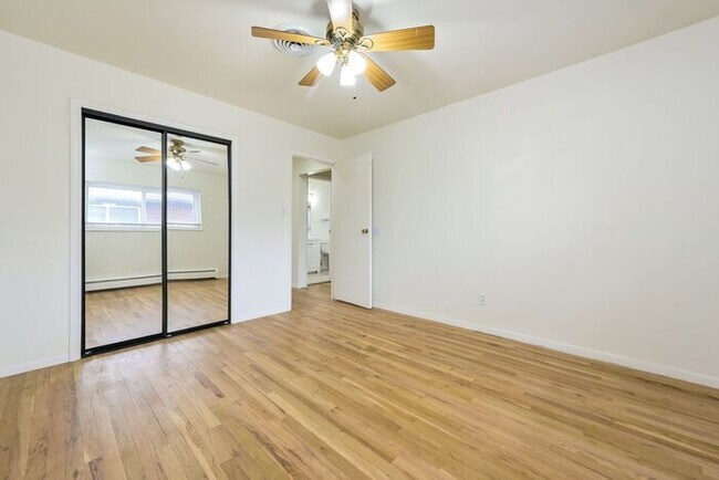 Building Photo - Spacious 2-Bedroom Single-Family with Mode...