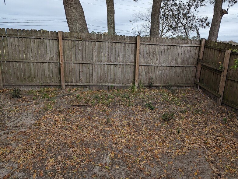 Building Photo - 3600 SW 23rd St
