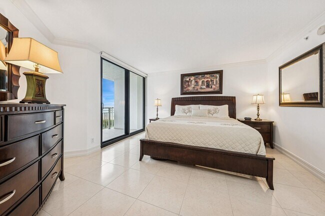 Building Photo - 3000 N Ocean Dr