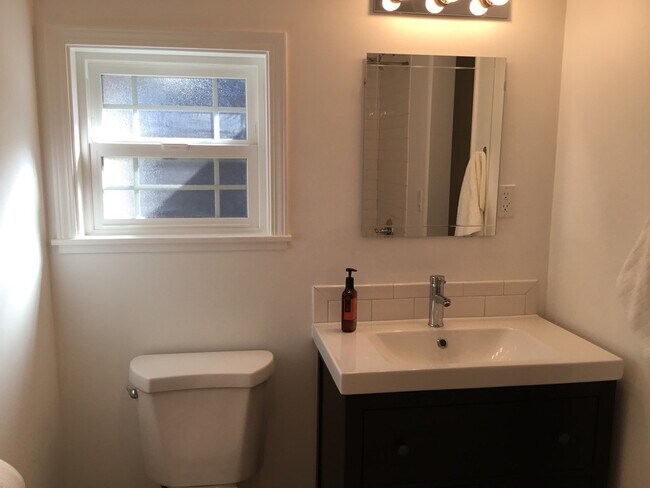 Ensuite Bathroom #1 - 15154 Enadia Way