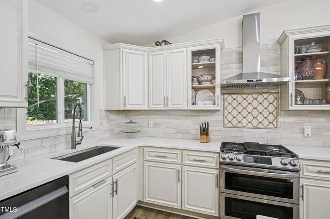 Building Photo - 1104 Suterland Rd