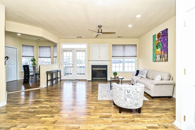 Building Photo - 5304 Summer Crescent