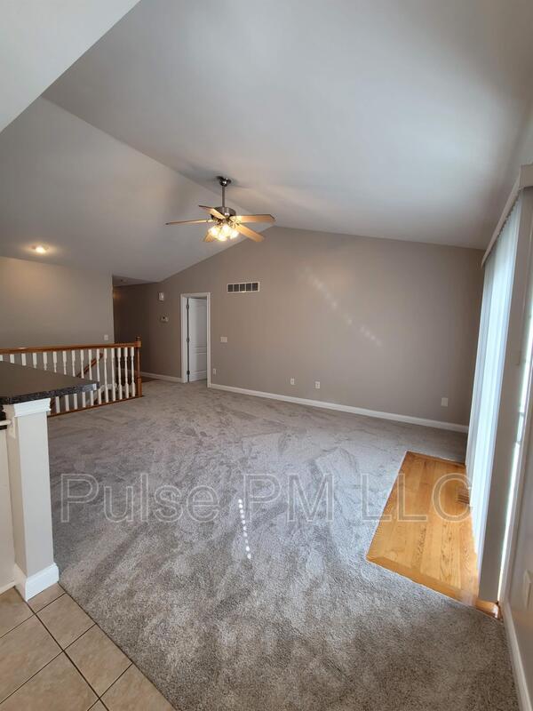 Building Photo - 10189 Chestnut Oak Dr
