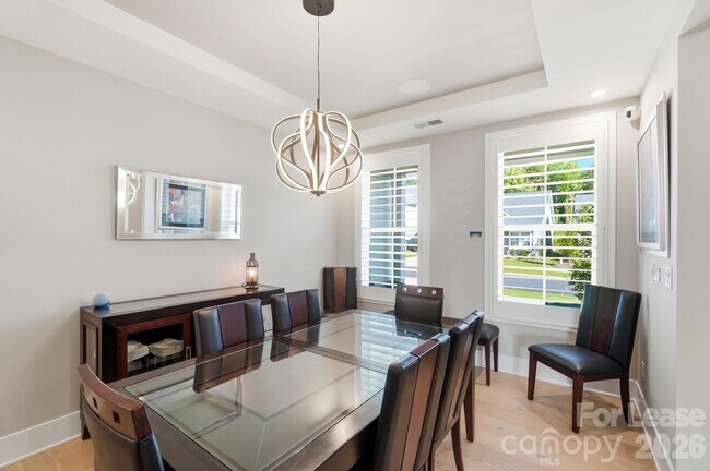 Building Photo - 5225 Glenwalk Dr