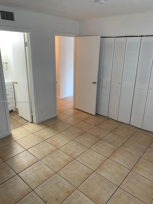 Building Photo - 3212 Coral Ridge Dr