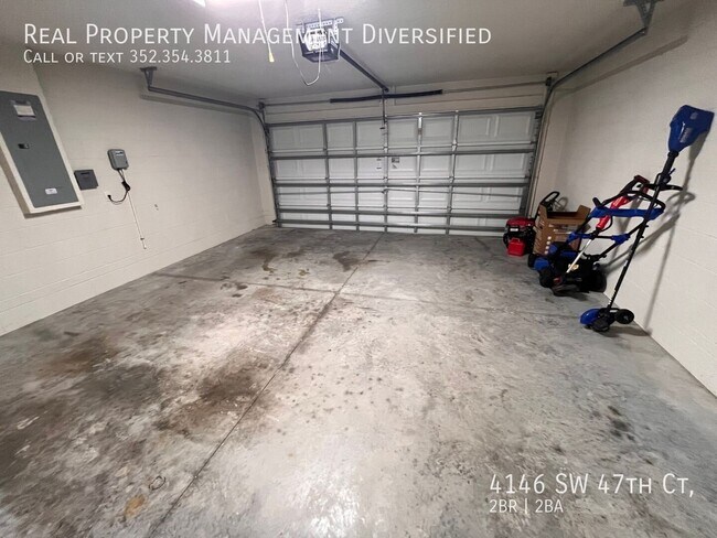 Building Photo - 4146 SW 47th Ct
