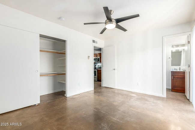 Building Photo - 1722 E Ocotillo Rd