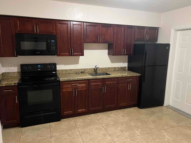 Building Photo - 765 NE 126th St