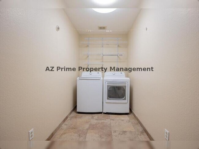 Building Photo - 1143 N Sailors Way