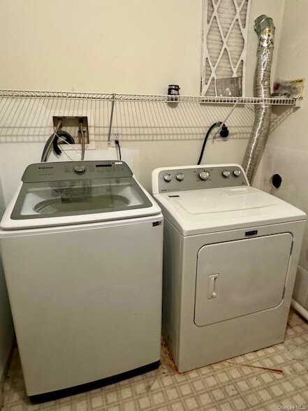 Building Photo - 18 Penny Ln