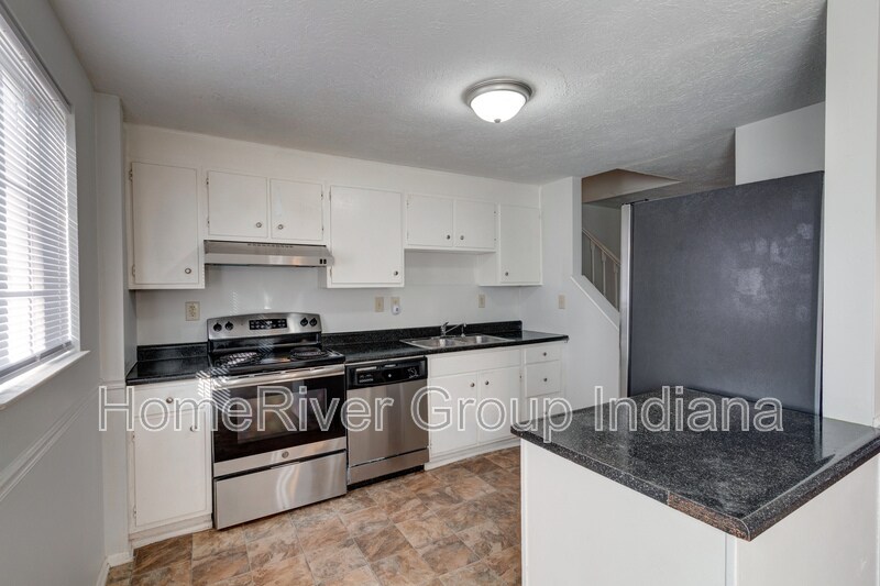 Building Photo - 5848 Baron Ct