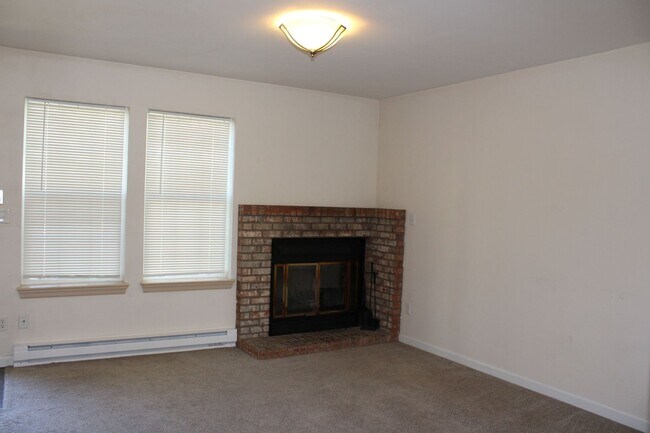 Building Photo - Bright and Updated Fort Collins Condo with Garage