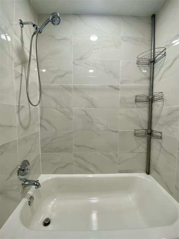 Building Photo - 8024 Candlewoode Dr