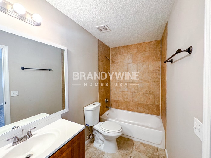 Building Photo - 628 4th Ave S