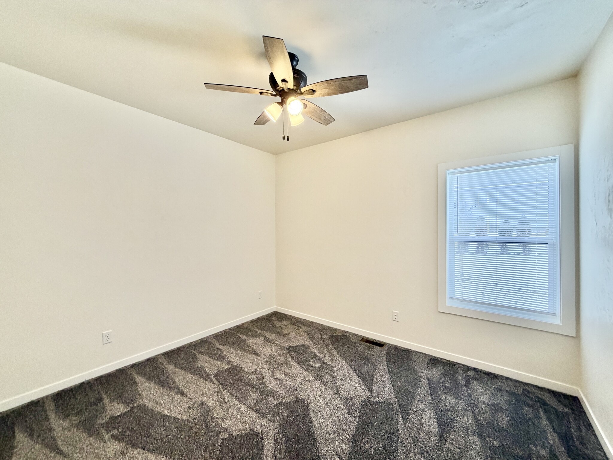 Building Photo - 3018 Mineral Point Ave