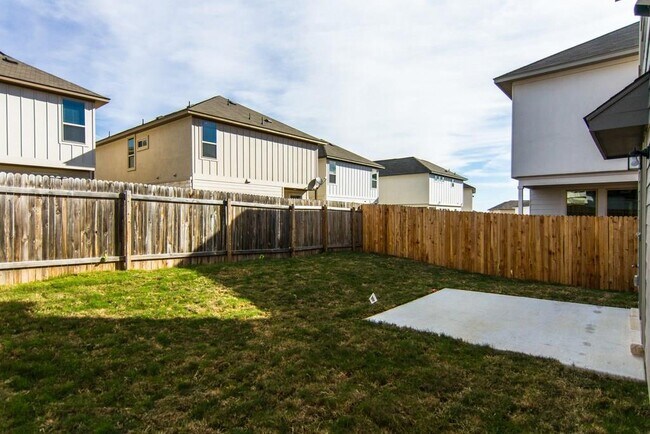 Building Photo - 3240 E Whitestone Blvd