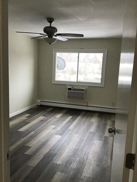 Building Photo - 210 Brook Village Rd