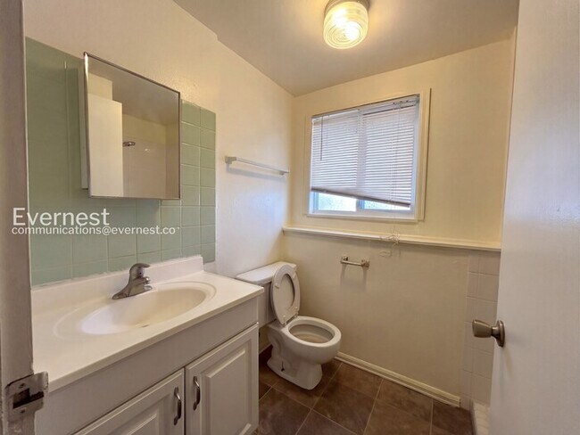 Building Photo - 1456 Bonita Dr