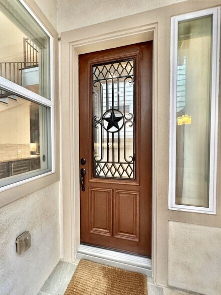 Welcome home - 6121 Hamman St