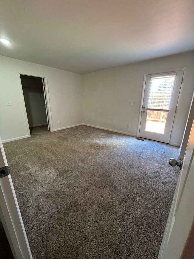 Building Photo - 3-bedroom, 2.5-bathroom HOME FOR RENT!