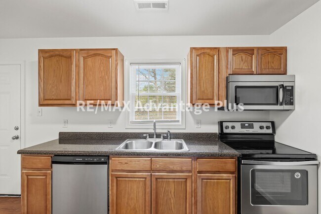 Building Photo - 408 Winston St