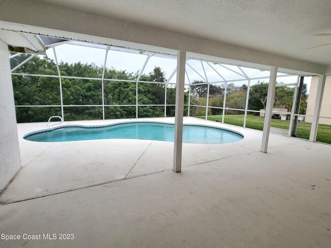 Building Photo - 1573 Laramie Cir