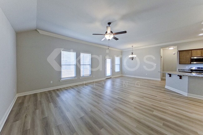 Building Photo - 3207 Rosehill Dr