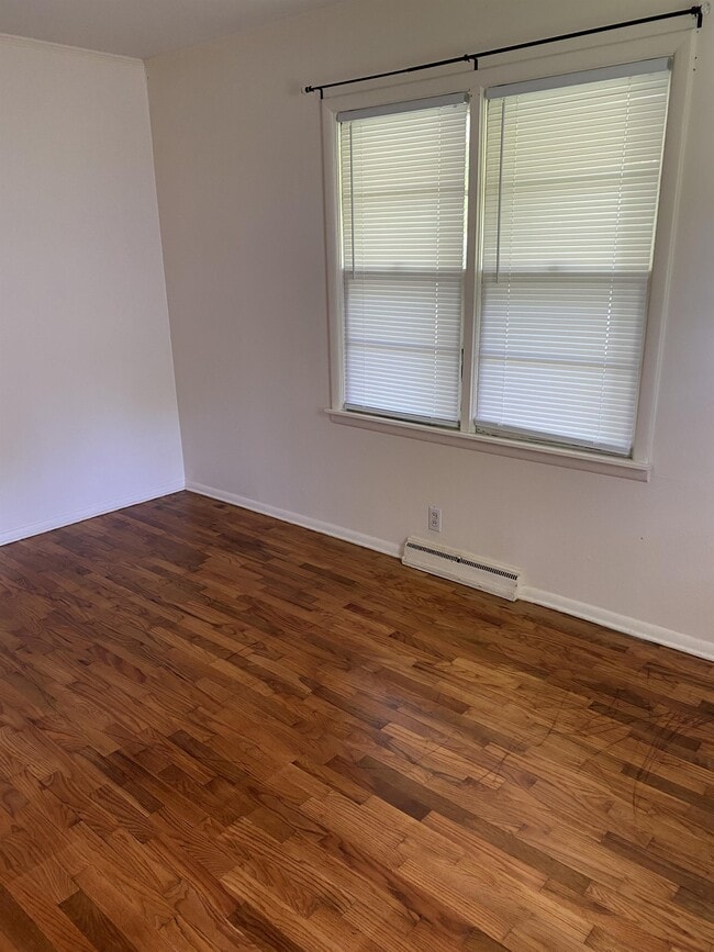 Building Photo - 706 S Taylor Dr