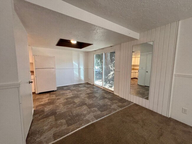 Building Photo - 814 15th St