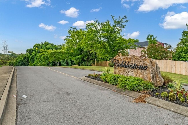 Building Photo - Awesome Goodlettsville Townhome in Conveni...