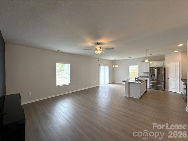 Building Photo - 6225 Lowe Ln