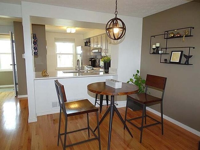 Dining/Living Area - 563 Winesap Dr