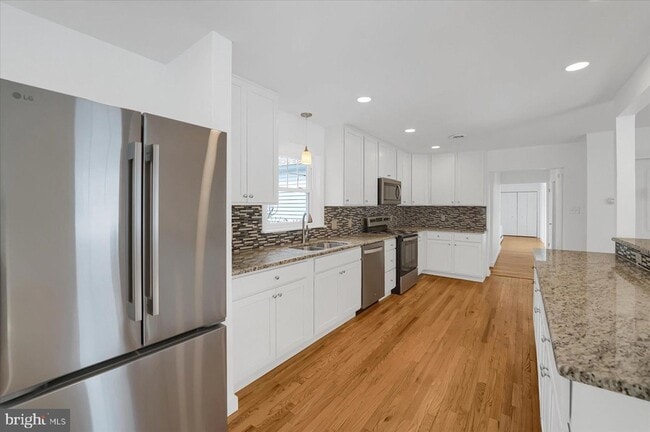 Building Photo - 537 Kemmerer Rd