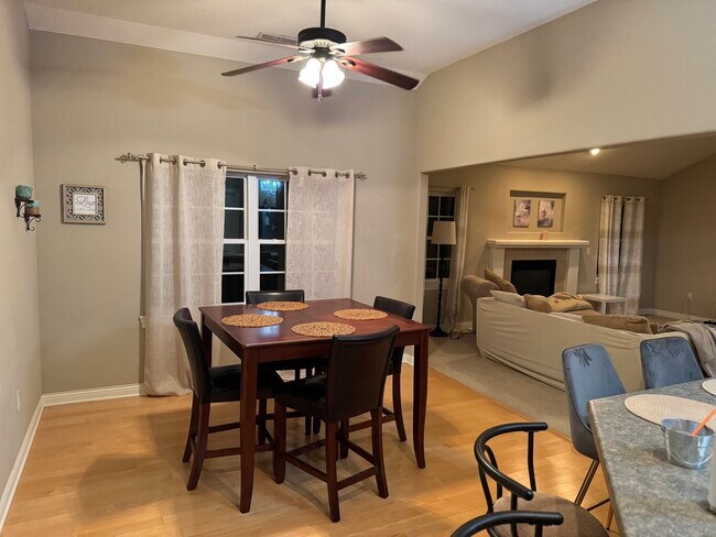 Building Photo - 1850 Stoney Ln