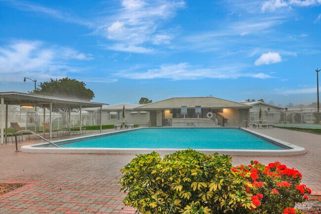 Building Photo - 2650 W Golf Blvd