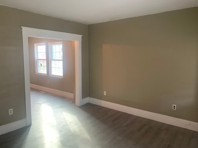 Building Photo - 2207 Glen Ct