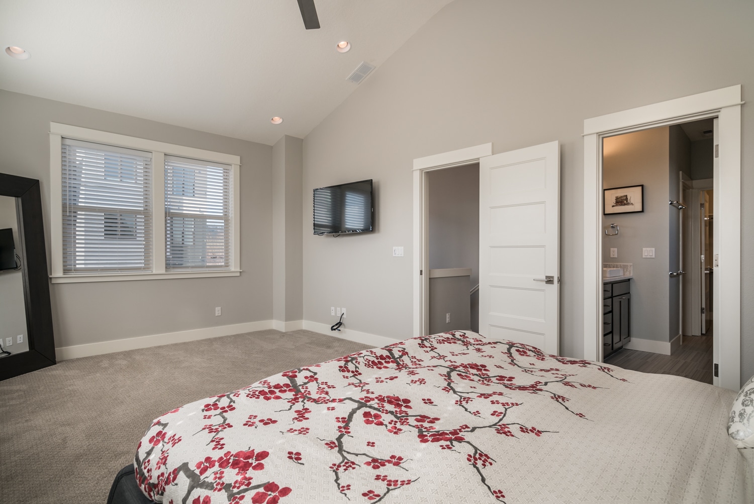 primary bedroom - 1605 SE Yukon St