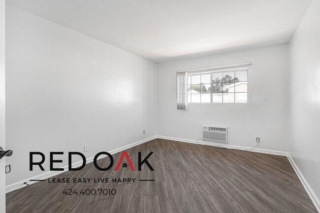 Building Photo - 10201 Woodbine St